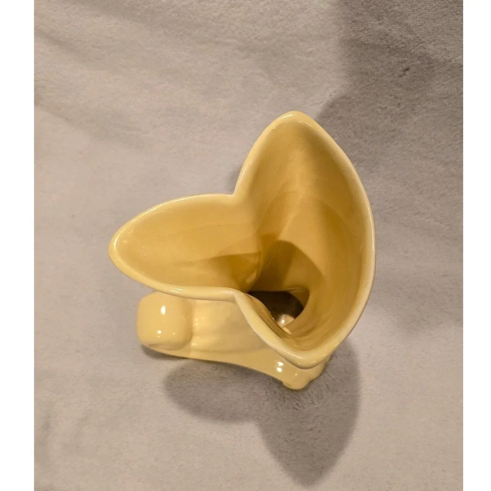 VTG Original Collectible Monmouth Pottery Vase Satin Matte Yellow Cornucopia USA